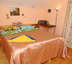 Шестиместный коттедж с балконом и с красивым видом из окна в Урочище Машуково