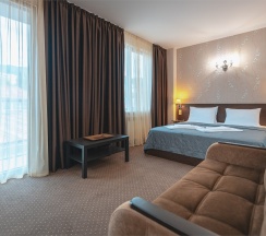 ПОЛУЛЮКС ДВУХМЕСТНЫЙ в Хоста