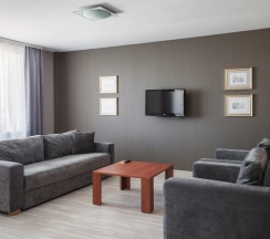 Апартаменты Superior c 1 комнатой с балконом и с красивым видом из окна в Комплекс апартаментов Комфорт