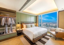 Трёхместный люкс с 2 комнатами в Eastin Grand Hotel Phayathai