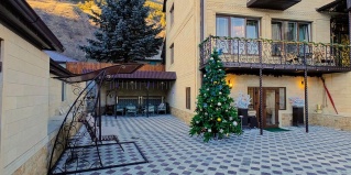 Теберда: Гостевой дом Golden House