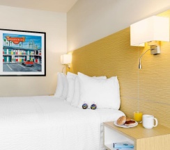 Четырёхместный номер Standard с видом на город в Thunderbird Inn