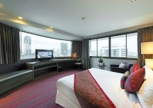 Люкс с 3 комнатами в A-One Bangkok Hotel