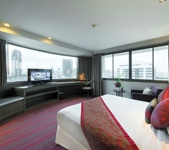 Люкс с 3 комнатами в A-One Bangkok Hotel