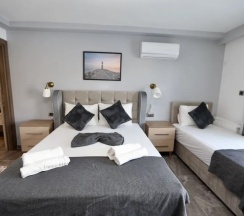 Трёхместный номер Standard в Fontana Hotel