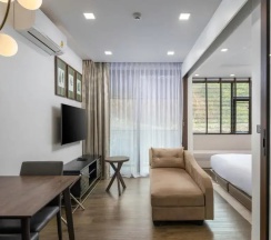 Двухместный номер с ванной Premier двуспальная кровать в The Proud Karon Beach Phuket Trademark Collection By Wyndham