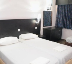 Четырёхместный номер Standard двуспальная кровать в Aquamarine Hotel
