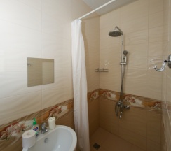 Трёхместный номер Comfort в Арина