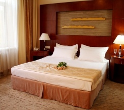 Двухместный люкс Superior с балконом двуспальная кровать в Park Hotel Bishkek