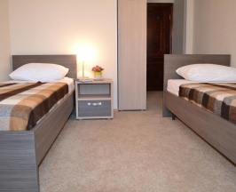Номер стандарт улучшенный с 2 односпальными кроватями (с завтраком) в Аэроотель