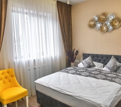 Двухместный стандарт с двуспальной кроватью (6) в July hotel