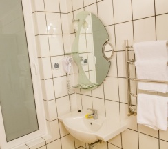 Двухместный номер Standard с видом на море двуспальная кровать в Зеештерн