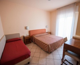 Трёхместный номер Superior с балконом в Alba Hotel