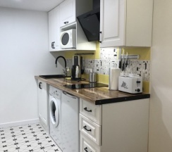 Loft Lux White Апартаменты (1 двуспальная кровать + 1 большой диван) 2+3 человека в Loft&Home Apartments