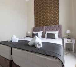 Двухместный номер Deluxe двуспальная кровать в Modern Luxury Hotel