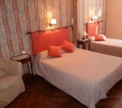 Трёхместный номер Standard в Hôtel Castel Mistral