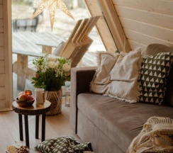 Коттедж Comfort с красивым видом из окна в Deep Lake House