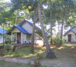 Двухместное бунгало Deluxe рядом с пляжем в Sukorn Andaman Beach Resort