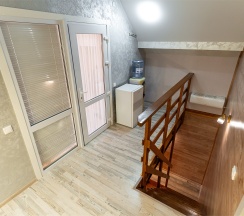 Двухэтажный коттедж с балконом и терассой в Домус.море