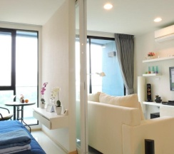 Апартаменты с балконом в Acqua Condominium 2
