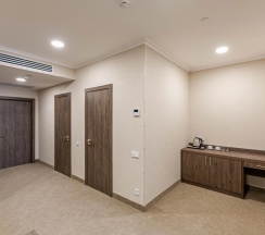 Двухместный люкс семейный с 2 комнатами двуспальная кровать в Кристалл