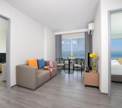 Семейный номер Connecting в Centre Point Prime Hotel Pattaya