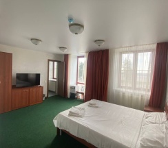 1. Однокомнатный, с видом на Монастырскую площадь в Боровница