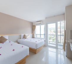Двухместный номер Deluxe с балконом 2 отдельные кровати в La Vista Patong Hotel