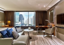 Двухместный полулюкс двуспальная кровать в Hilton Sukhumvit Bangkok