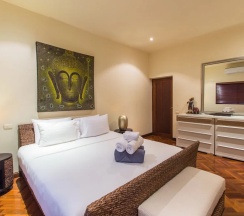 Вилла с 3 комнатами с балконом в Viola Pool Villa
