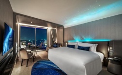 Двухместный номер Space Premium двуспальная кровать в Grande Centre Point Space Pattaya