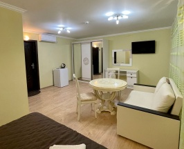 Двухместный полулюкс в Дельфин