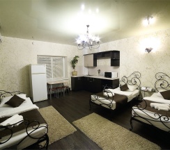 Улучшенный трехместный номер в Chelny Inn