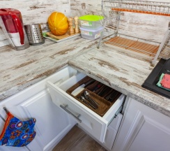 Кровать в общем номере (женский номер) в Чердак