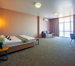 Двухместный номер Делюкс c 1 комнатой с балконом двуспальная кровать в Green land