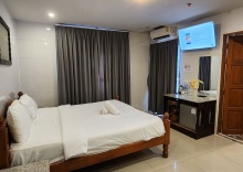 Двухместный номер Superior с балконом двуспальная кровать в Patong Dynasty Royal Hotel