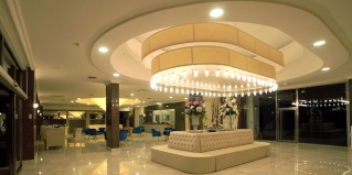 Кирения: Отель Jasmine Court Hotel