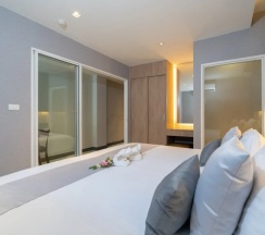 Двухместный номер студия с балконом (двуспальная кровать) в Patong Bay Residence
