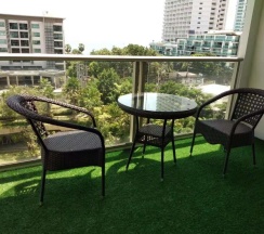 Апартаменты c 1 комнатой с балконом и рядом с пляжем в The Riviera Wongamat Hong Apartment