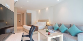 Равай: Отель The Beachfront Hotel Phuket