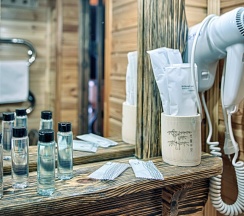 Двухместный 25 люкс с террасой с видом на море двуспальная кровать в Exclusive Hotel&Apartments