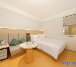 Двухместный номер Standard двуспальная кровать в Grand Asoke Suites Boutique Residence