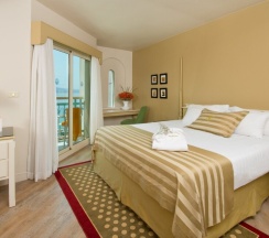 Двухместный люкс Deluxe Castle двуспальная кровать в Herods Palace Hotel