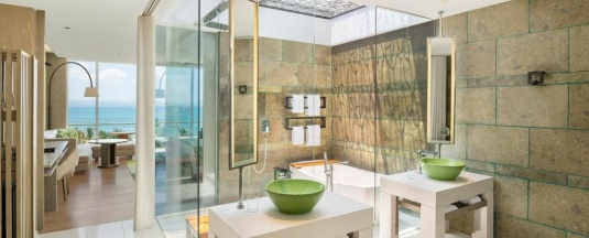 Четырёхместный номер Spectacular Ocean Facing с балконом в W Bali - Seminyak