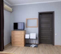 Двухкомнатный семейный номер с двумя балконами в Ростов