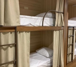 Кровать в общем номере (мужской номер) в Loft Host