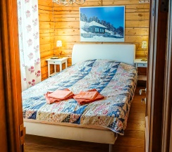 Двухместный номер с общим душем и туалетом в Дом на Телецком