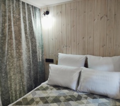 Коттедж с красивым видом из окна в Seven Lodge