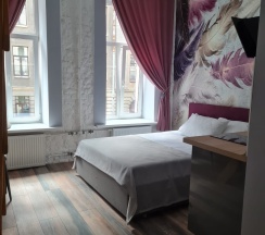 Трехместный номер в Чудо в перьях