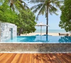 Двухместная вилла с красивым видом из окна двуспальная кровать в Veranda Resort & Villas Hua Hin - Cha Am